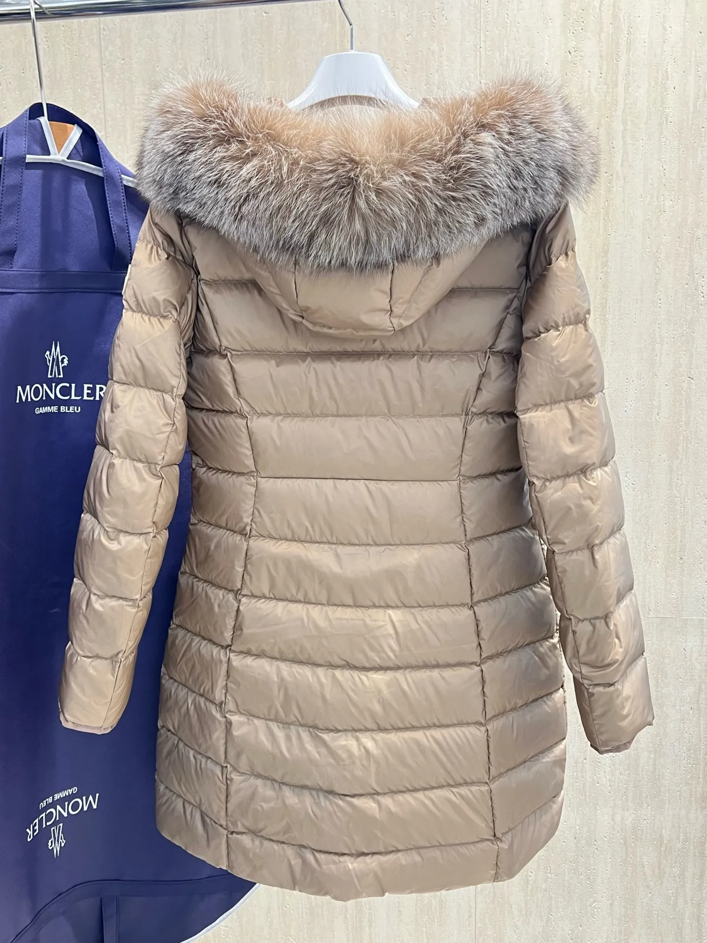 Moncler Hirmafur ， 。 ， ， 。 ， ， 。 ： ：Black Khaki Size：1234
